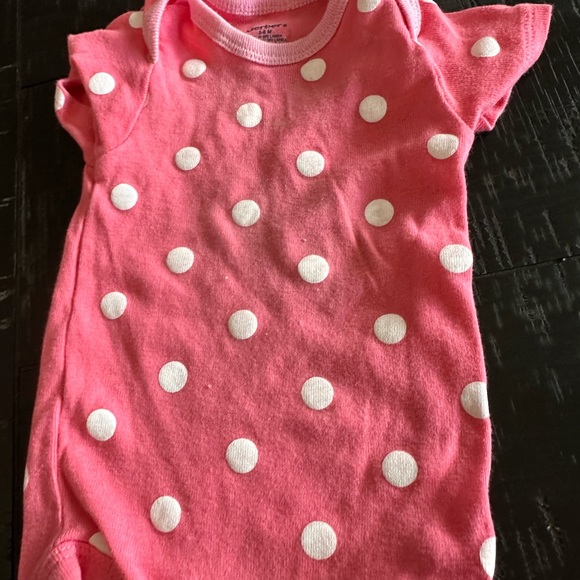 Used/good used condition- bundle of 8 items - bodysuits/shorts - size 3-6 months - Picture 6 of 16